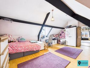 Bedroom- click for photo gallery